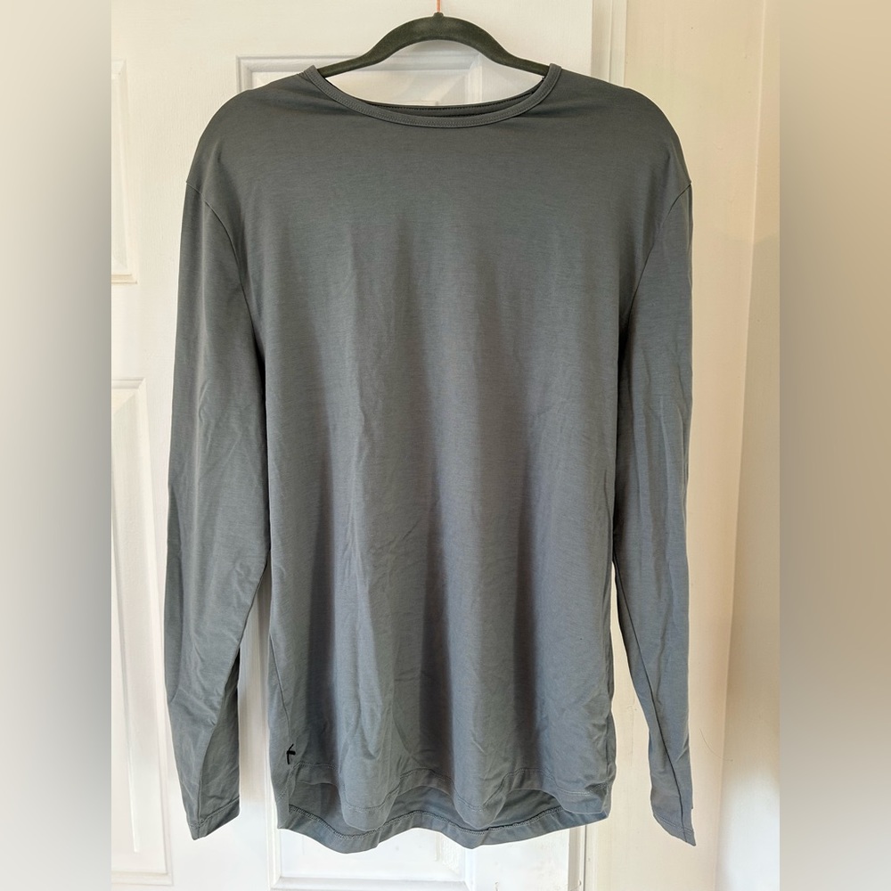 Cuts long sleeve